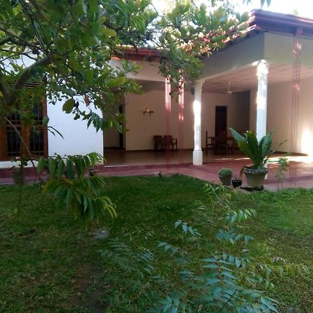 Siyapath Holiday Resort Полоннарува Экстерьер фото